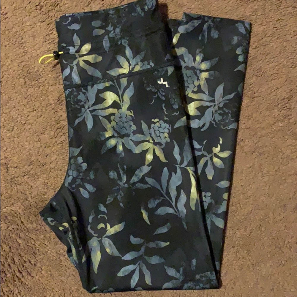 Joy Lab Athletic Pants Size Medium Woman’s